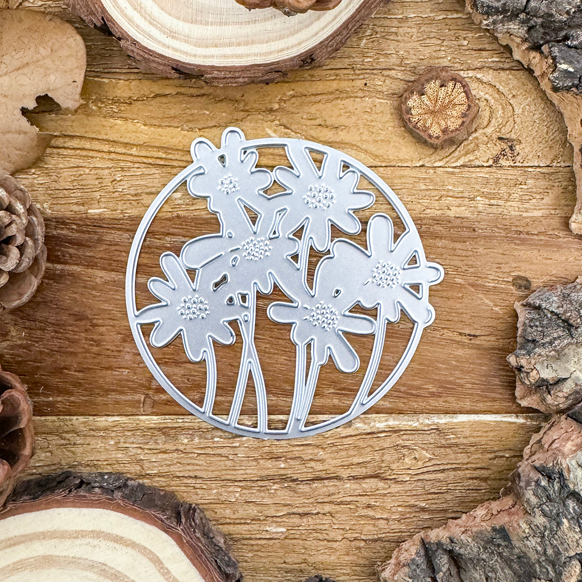 Lovely Daisy Flowers Circle Frame Cutting Dies